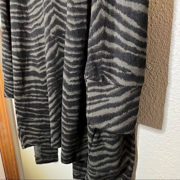 Sanctuary Animal Print Open Cardigan - Picture 3 of 6